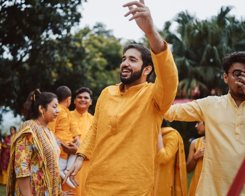 Forget the Algorithm: Why Diaspora Singles Are Turning Back to Aunties and Elders to Find the One